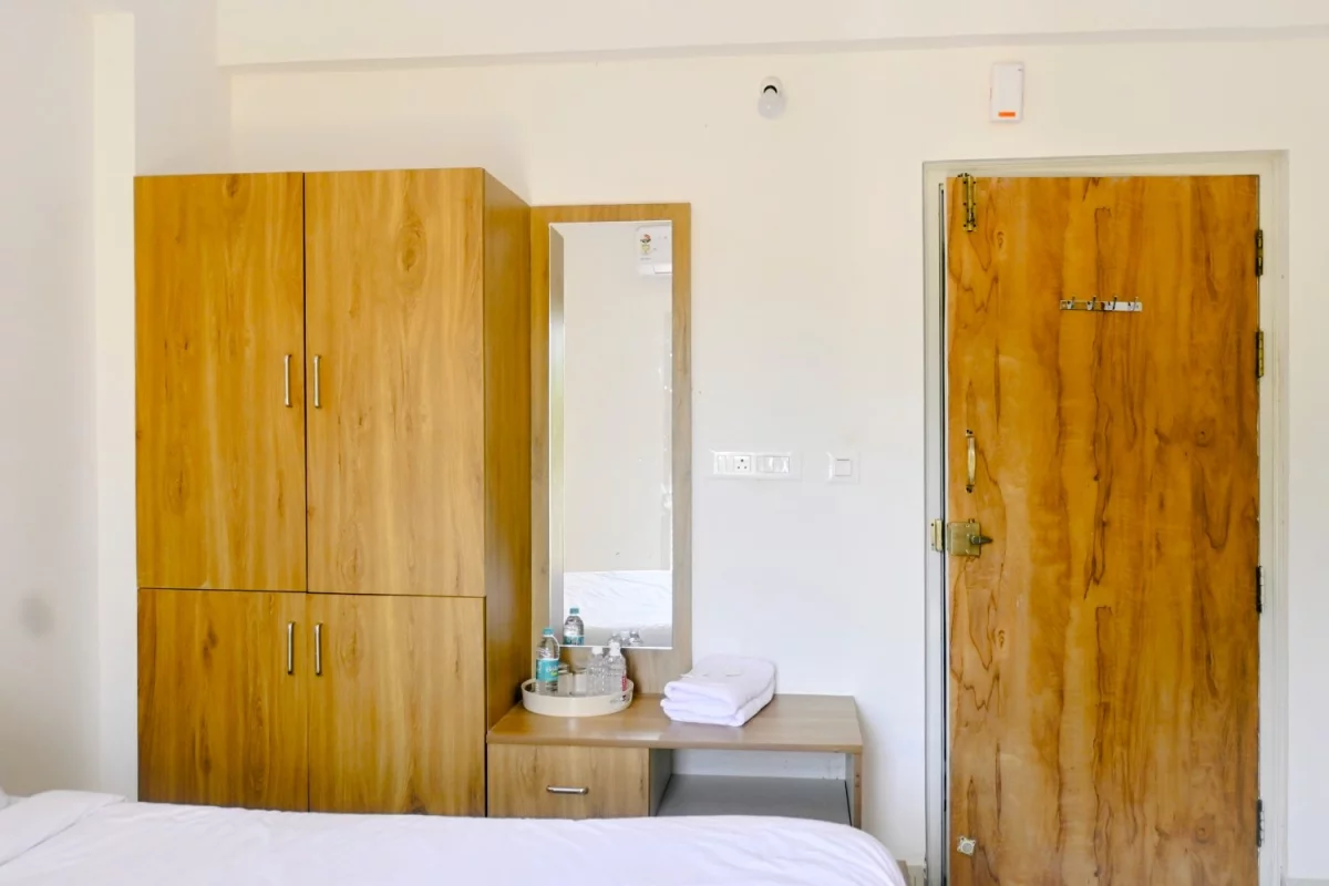 Bhagat Inn Airport Hotel