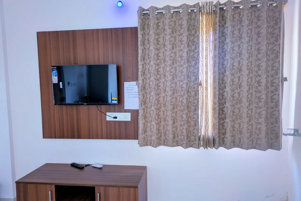 Bhagat Inn Airport Hotel