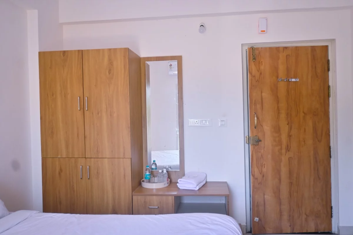 Bhagat Inn Airport Hotel