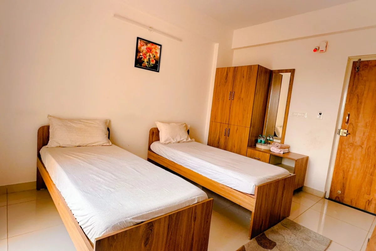 Bhagat Inn Airport Hotel